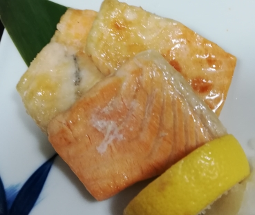 サーモンハラス焼き
