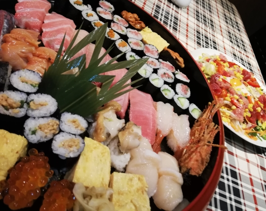 出前の寿司盛り